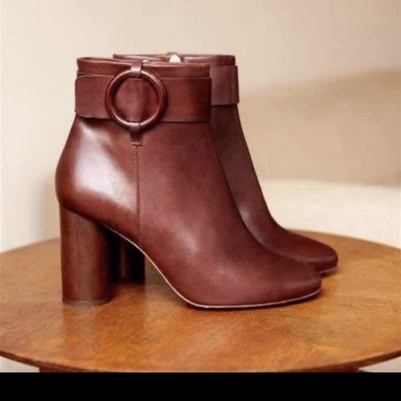 Sezane Shoes - NWT Sezane Sara Booties
